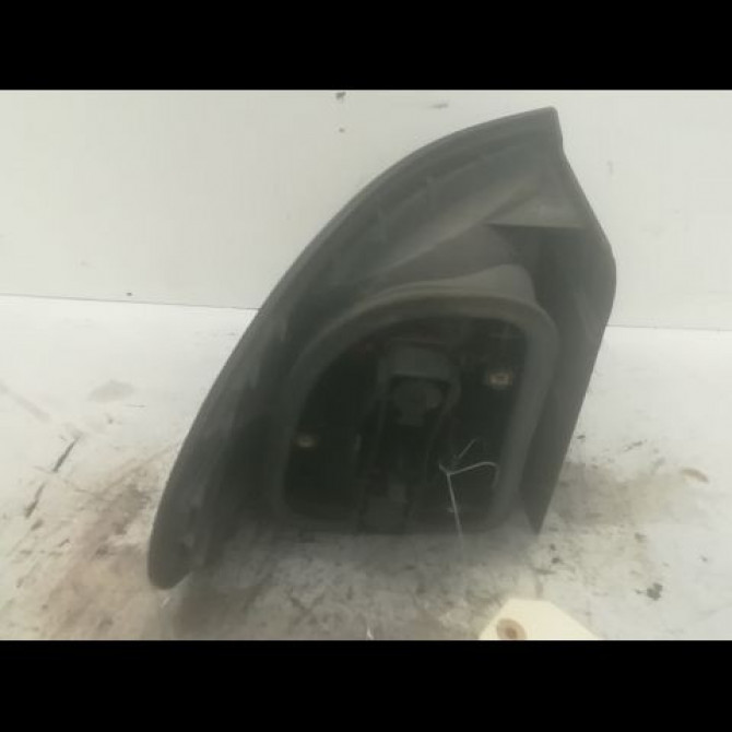 Feu arrière droit occasion RENAULT LAGUNA I Phase 1 01-1994->04-1998 2.2 D 7701038274 2