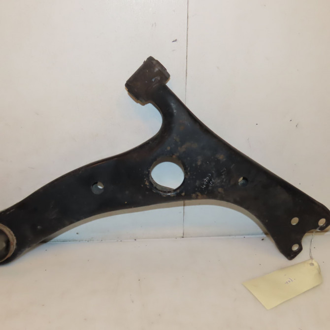 Triangle inf avg occasion TOYOTA RAV4 II Phase 1 07-2000->10-2003 115 D-4D 4806942040 1