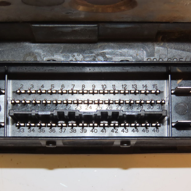 Unité hydraulique ABS occasion FORD FIESTA VI Phase 2 11-2012->... 2034845 3