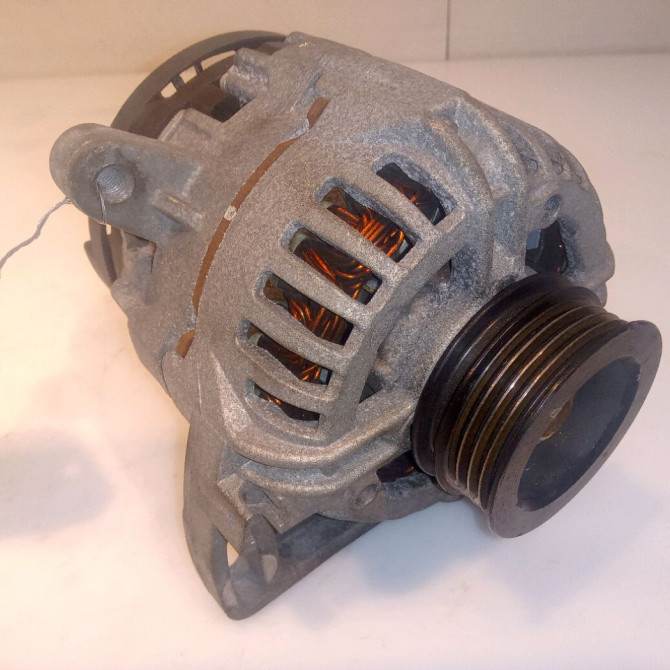 Alternateur occasion RENAULT TWINGO II Phase 1 06-2007->11-2011 1.2i 16v 75ch 8200660037 1