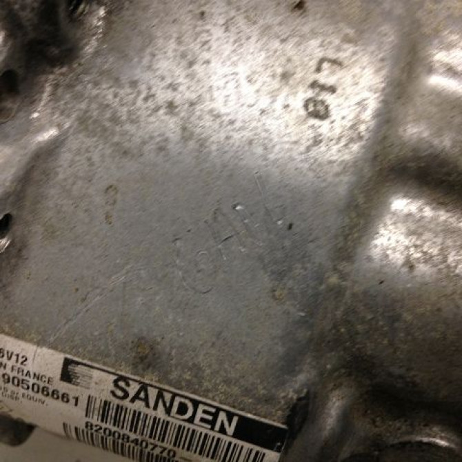 Compresseur air conditionne occasion RENAULT KANGOO I Phase 1 09-1997->06-2003 1.2i 16v 75ch 8200840770 4