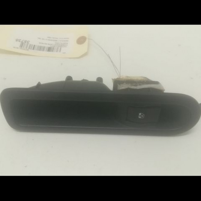 Commande leve-glace porte arrière gauche occasion RENAULT MEGANE II Phase 2 01-2006->06-2009 1.6i 16v 110ch 1