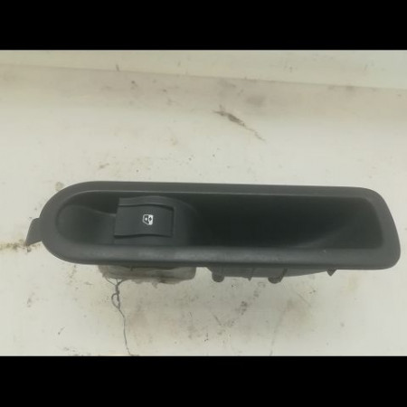 Commande leve-glace porte arrière droite occasion RENAULT MEGANE II Phase 2 01-2006->06-2009 1.5 DCI 105ch