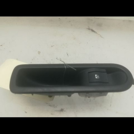 Commande leve-glace porte arrière gauche occasion RENAULT MEGANE II Phase 2 01-2006->06-2009 1.5 DCI 105ch