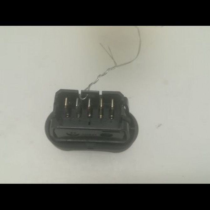 Commande lève-glace porte avant droite occasion DACIA LOGAN I Phase 2 07-2008->12-2012 1.5 DCI 85ch 8200602227 2