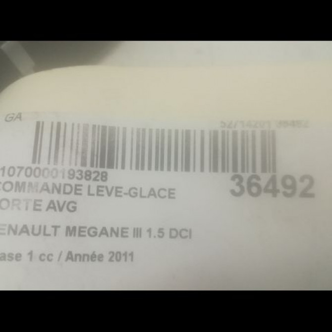 Commande lève-glace porte avant gauche occasion RENAULT MEGANE III Phase 1 11-2008->01-2012 1.5 DCI 110ch 3