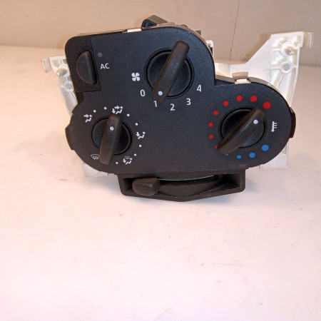 Commande de chauffage occasion DACIA LOGAN I Phase 1 MCV 01-2007->10-2008 1.5 DCI 85ch 6001547668