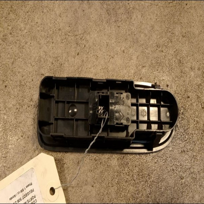 Commande lève-glace porte avant droite occasion PEUGEOT 508 Phase 1 04-1995->04-1999 2.0 HDI 163ch 98026388ZD 2