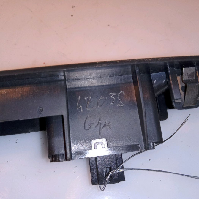 Commande lève-glace porte avant droite occasion RENAULT MEGANE III Phase 2 BREAK 01-2012->06-2014 1.6 DCI 130ch 3