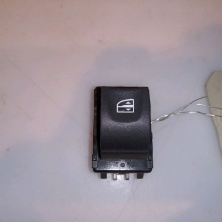 Commande lève-glace porte avant droite occasion RENAULT SCENIC III Phase 1 04-2009->11-2011