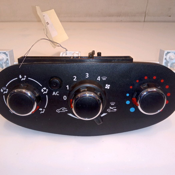 Commande de chauffage occasion DACIA LODGY Phase 1 01-2012->... 1.5 DCI 90ch 275102784R 1