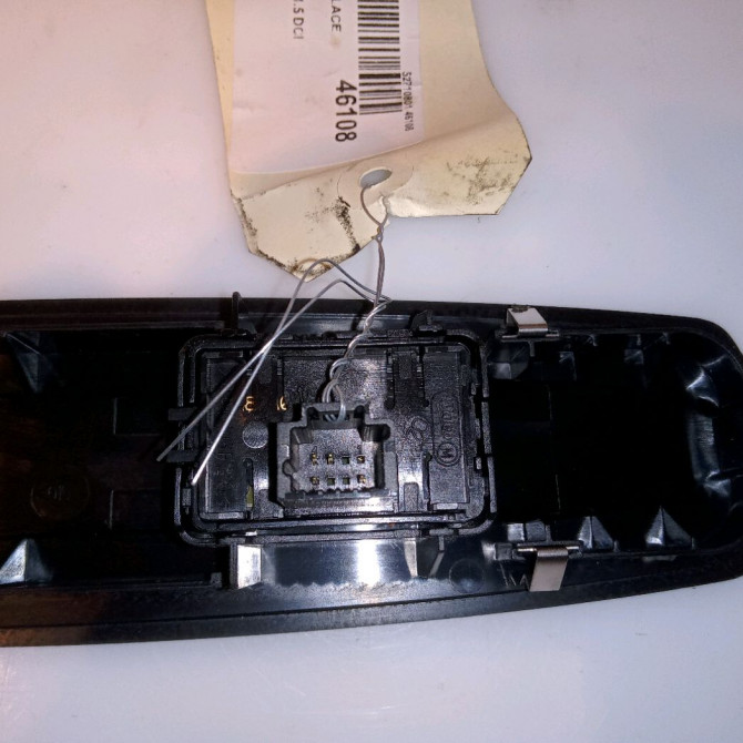 Commande lève-glace porte avant droite occasion RENAULT SCENIC III Phase 1 04-2009->11-2011 1.5 DCI 110ch 3