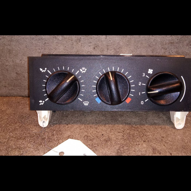 Commande de chauffage occasion RENAULT CLIO I Phase 3 03-1996->08-1998 1.9 D 65ch 7711130019 1