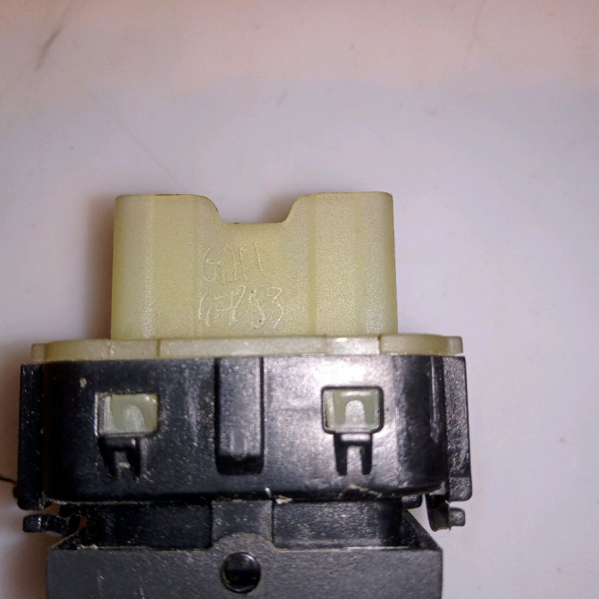 Commande lève-glace porte avant gauche occasion DACIA LODGY Phase 1 01-2012->... 1.2 TCE 115ch 254110431R 3