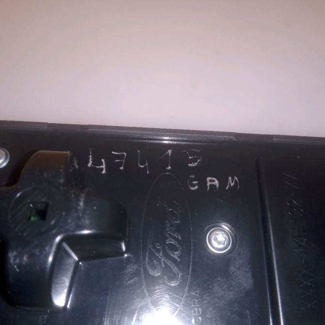 Commande lève-glace porte avant gauche occasion FORD FOCUS III Phase 2 11-2014->... 1.0i 125ch 2029540 3