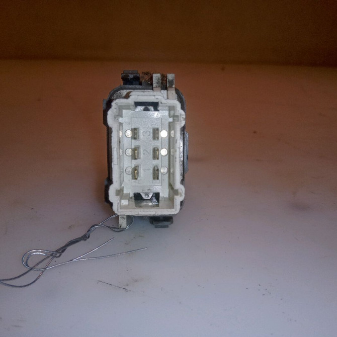 Commande leve-glace porte arrière gauche occasion RENAULT MEGANE II Phase 2 01-2006->06-2009 2.0 DCI 150ch 2