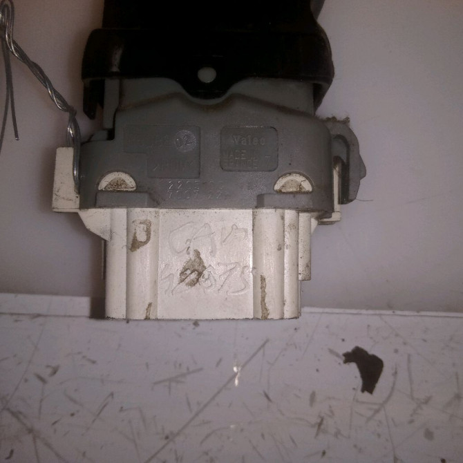 Commande leve-glace porte arrière gauche occasion RENAULT MEGANE II Phase 2 01-2006->06-2009 2.0 DCI 150ch 3