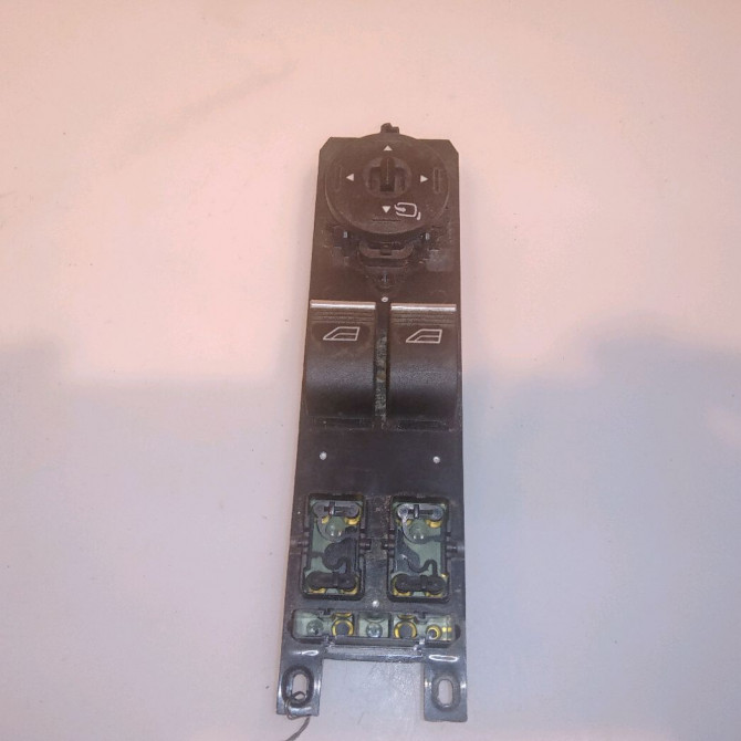 Commande lève-glace porte avant gauche occasion FORD FIESTA VI Phase 2 11-2012->... 1.5 TDCI 95ch 2032976 1