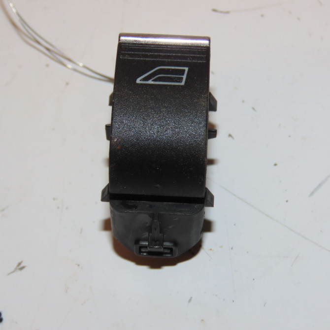 Commande leve-glace porte arrière droite occasion FORD CMAX II Phase 1 09-2010->09-2015 1.6 TDCI 115ch 1850432 1