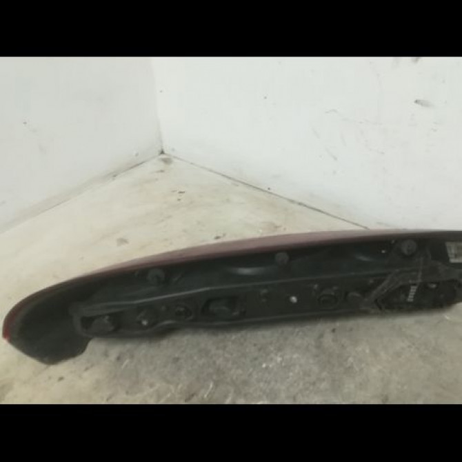 Feu arrière gauche occasion OPEL CORSA III Phase 1 10-2000->08-2003 1.2i 16v 93170222 2