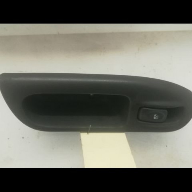 Commande lève-glace porte avant droite occasion RENAULT SCENIC I Phase 2 08-1999->06-2003 1.9 DCI 100ch 7700432963 1