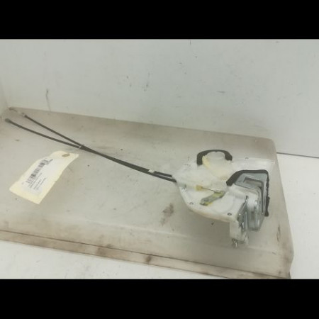 Serrure porte avd occasion SUZUKI SWIFT III Phase 1 03-2005->09-2011 1.3i 90ch 8220162J23