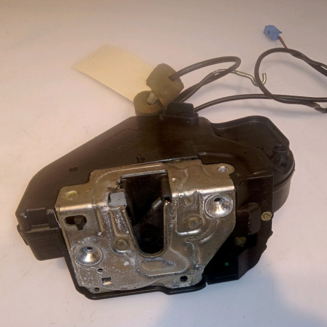 Serrure porte arg occasion MERCEDES CLASSE C II Phase 1 05-2000->03-2004 2037300135 1