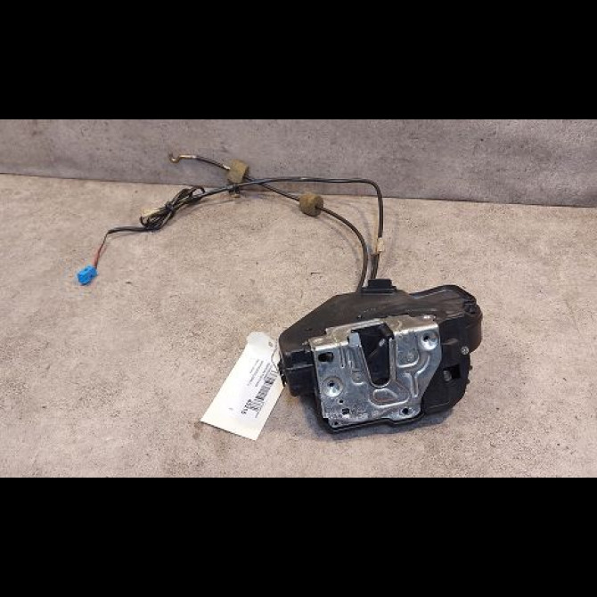 Serrure porte arg occasion MERCEDES CLASSE C II Phase 1 05-2000->03-2004 2037300135 1