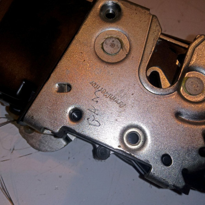 Serrure porte arg occasion CITROEN XSARA PICASSO Phase 2 02-2004->12-2010 1.6 HDI 110ch 913778 3