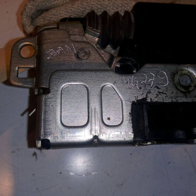 Serrure porte avg occasion DACIA LOGAN I Phase 2 MVC 10-2008->01-2013 8200928453 3