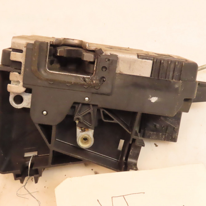 Serrure porte avg occasion OPEL VECTRA III Phase 1 06-2002->10-2005 2.2 DTI 16v 125ch 13210767 2