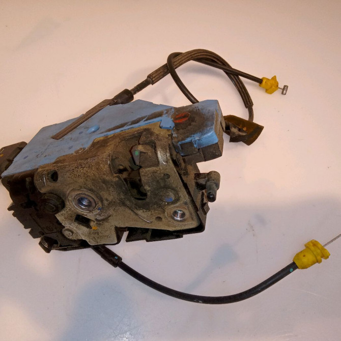 Serrure porte ard occasion PEUGEOT 207 Phase 1 04-2006->06-2013 1.4 HDI 9138H8 1