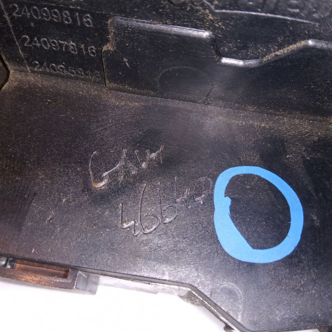 Serrure porte ard occasion PEUGEOT 207 Phase 1 04-2006->06-2013 1.4 HDI 9138H8 4