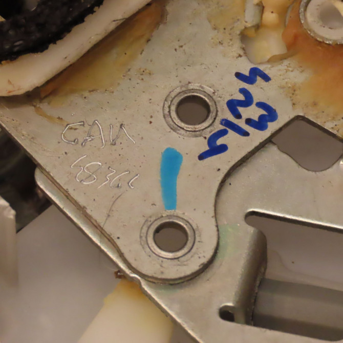 Serrure porte arg occasion SUZUKI ALTO III Phase 1 01-2009->... 1.0i 68ch 82302M68K01000 2