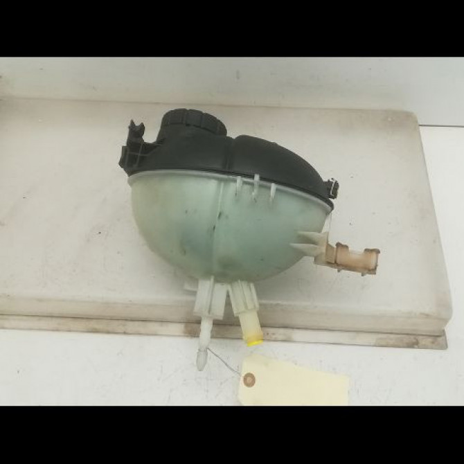 Vase expansion occasion MERCEDES CLASSE C IV phase 1 02-2014->... C220 170ch 2045000749 2