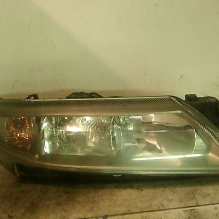 Phare droit occasion RENAULT LAGUNA II Phase 1 11-2000->03-2005 7701474501