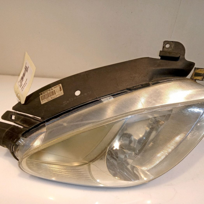 Phare droit occasion CITROEN XSARA PICASSO Phase 2 02-2004->12-2010 1.6 HDI 110ch 620637 1