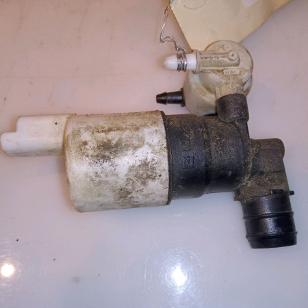 Pompe lave-glace avant occasion CITROEN C4 II Phase 1 10-2010->01-2015 1.6 e-HDi 110ch 643492
