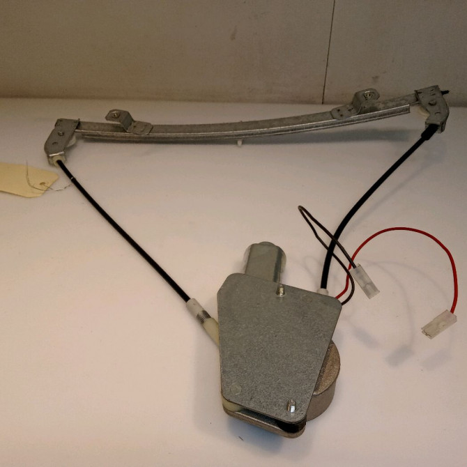 Mecanisme + moteur lève-glace avant droit occasion RENAULT CLIO II Phase 1 03-1998->06-2001 1.2 7700842246 2