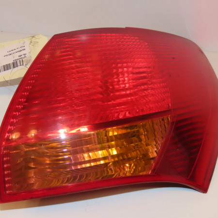 Feu arrière droit occasion KIA VENGA Phase 1 01-2010->12-2015 1.4 CRDI 90ch 924021P000