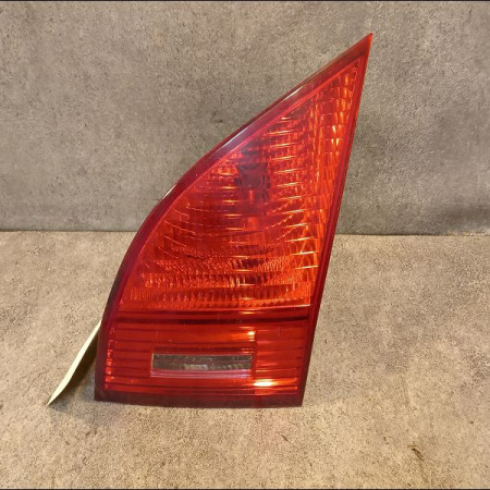 Feu arrière intérieur droit occasion KIA VENGA Phase 1 04-1995->04-1999 1.6 CRDI 115ch 924061P000