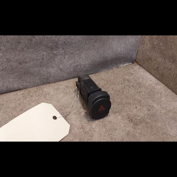 Bouton de warning occasion DACIA SANDERO I Phase 1 06-2008->10-2012 1.4 MPI 75ch 252905315R 1