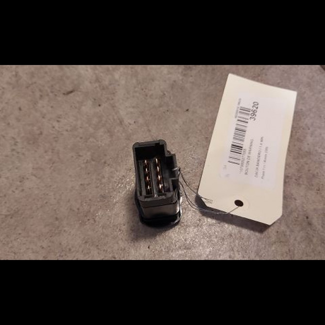 Bouton de warning occasion DACIA SANDERO I Phase 1 06-2008->10-2012 1.4 MPI 75ch 252905315R 2