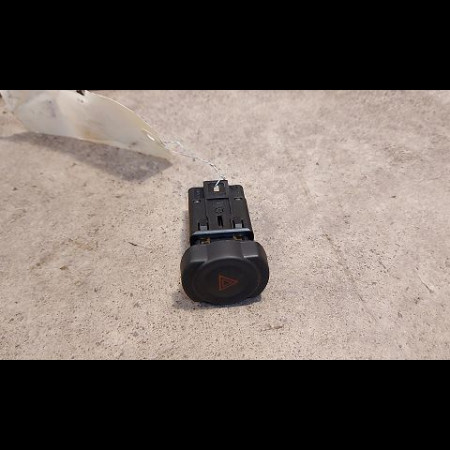 Bouton de warning occasion DACIA DUSTER Phase 1 03-2010->12-2013 1.5 DCI 90ch 252905315R