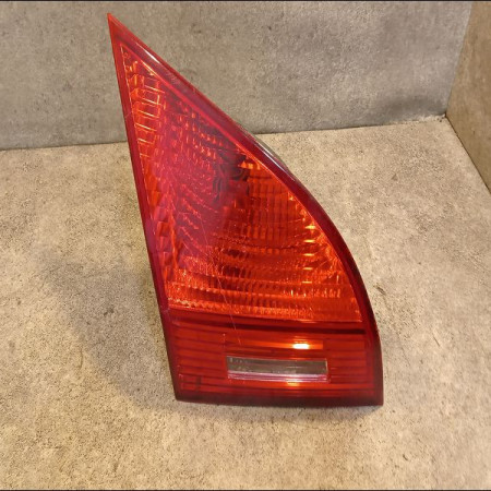 Feu arrière interieur gauche occasion KIA VENGA Phase 1 04-1995->04-1999 1.6 CRDI 115ch 924051P000