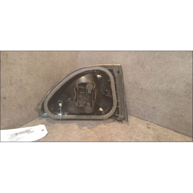 Feu arrière interieur gauche occasion RENAULT MEGANE I Phase 1 04-1995->04-1999 1.6i 90ch 7701042632 2
