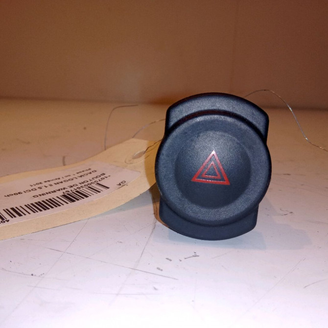 Bouton de warning occasion DACIA LOGAN I Phase 2 MVC 10-2008->01-2013 252905315R 1
