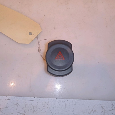 Bouton de warning occasion DACIA DUSTER Phase 1 03-2010->12-2013 1.5 DCI 8v 110ch 252905315R