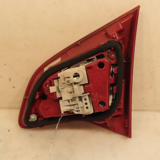 Feu arrière interieur gauche occasion OPEL MERIVA II Phase 1 09-2010->03-2014 1.7 CDTI 110ch 13435485 2