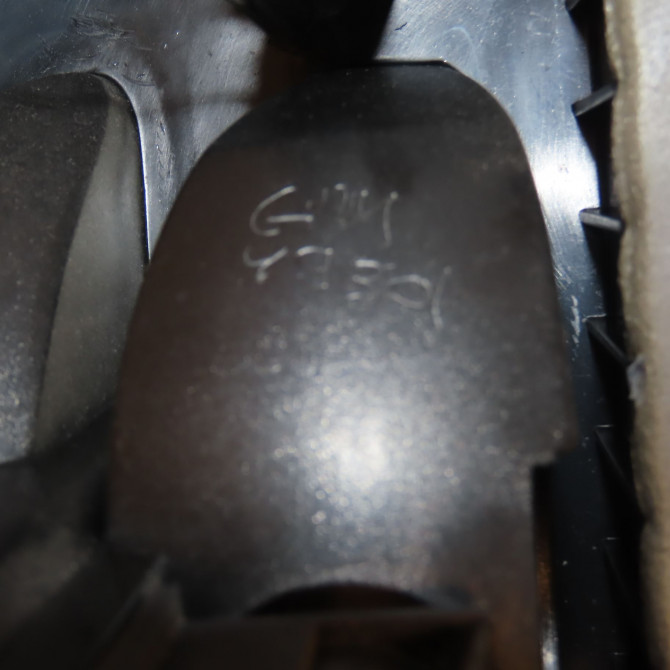 Feu arrière interieur gauche occasion RENAULT MEGANE I Phase 1 04-1995->04-1999 1.6i 90ch 7701042632 3